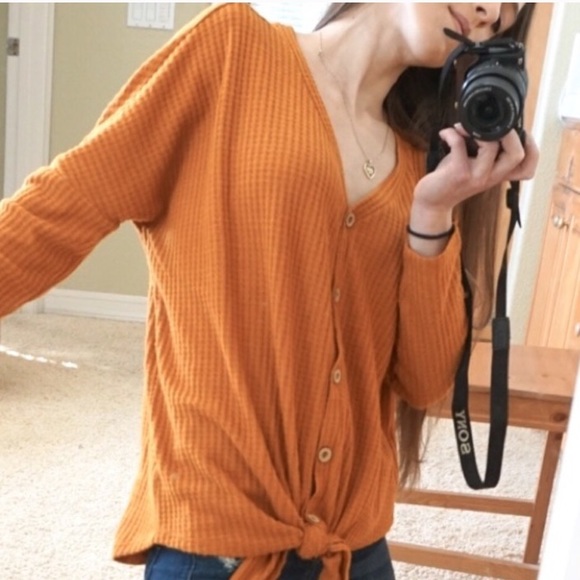 AMIE Waffle Tie Front Top - Picture 6 of 8